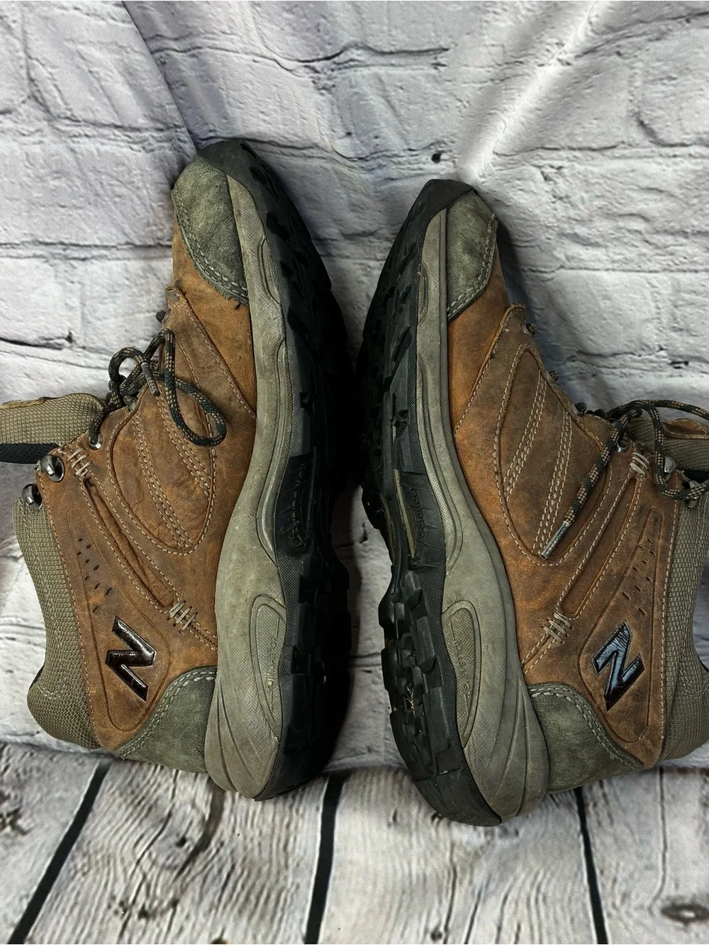 New‎ Balance 1569 Men’s Sz 12 Gore-Tex Brown Leather Hiking Boots MW1569BR AS IS